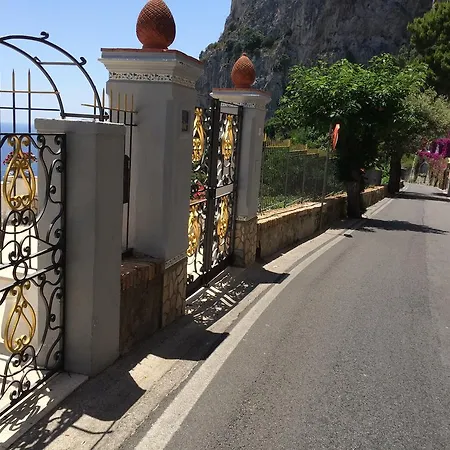 Villa Faraglioni *