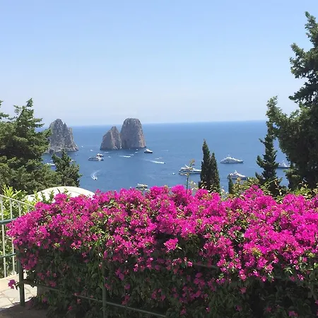 Faraglioni Villa Capri