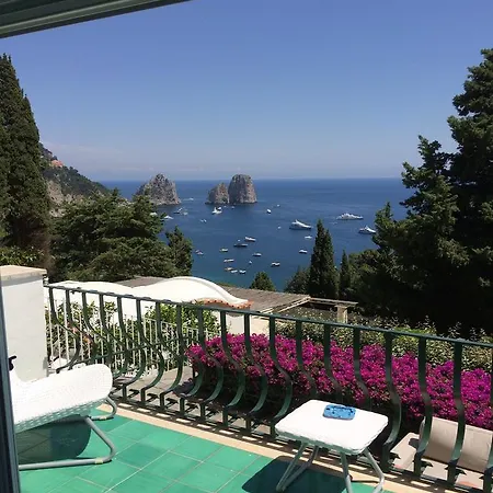 Faraglioni Villa Capri